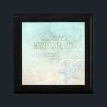 Sea Skam Beach Wedding Starfish Valfri medlems-ID8 Minnesask<br><div class="desc">En vattenfärg struktur i de mjuka sjö- och sandnydlarna är bakgrunden till havs-inslag, såsom svält och snäckor som har förbättrats med havsskum för att skapa biet i denna bröllop-svit. I presentlådan bröllop som visas här finns all ovan nämnda stjärnfisk plus en mall som gör att du enkelt kan lägga till...</div>