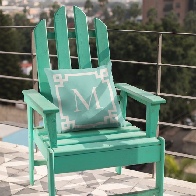 Seaglass Teal and White Monogram Grekiska Nyckel G Kudde (Create your own monogrammed Greek Key border square throw pillow.)