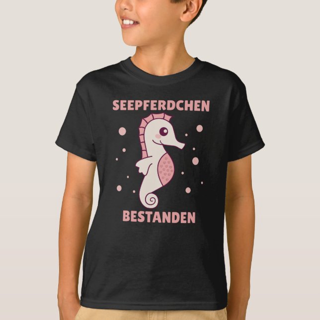 Seahorse Badge Passed Swimmer T Shirt (Framsida)
