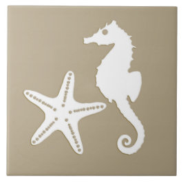Seahorse och sjöstjärna - vit på taupetanqua kakelplatta