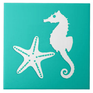 Seahorse och sjöstjärna - vit på turkos kakelplatta