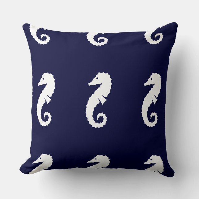 SEAHORSE rand WHITE on NAVEY BLUE PILLOW Kudde (Framsida)