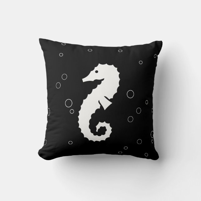 SEAHORSE WHITE på svarta kuddar (Framsida)
