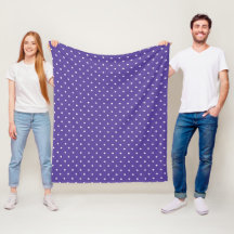 Seamless  medium purple polka dot pattern