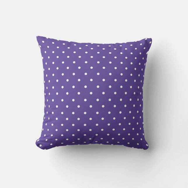 Seamless  medium purple polka dot pattern kudde (Framsida)