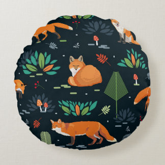 Seamless pattern with Foxes, trees, leaves, mushro Rund Kudde