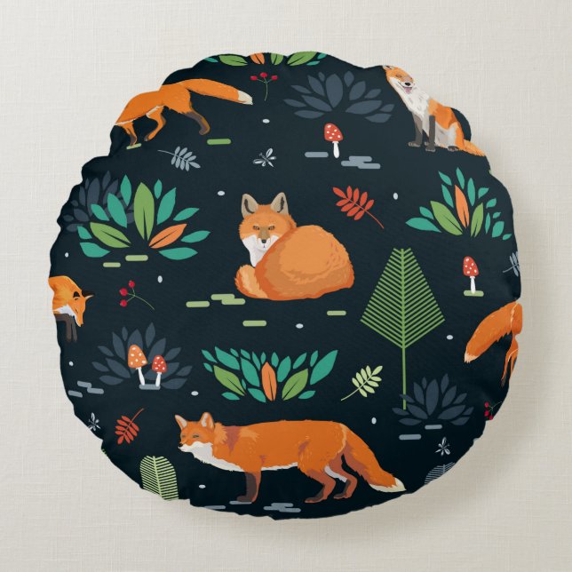 Seamless pattern with Foxes, trees, leaves, mushro Rund Kudde (Framsidan)