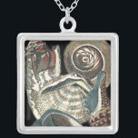 Seashell Anthology Silverpläterat Halsband<br><div class="desc">Den här teckningen från Vision Studio fångar några av de bästa havsvattenlivets. Hämta den här Rustic biet av teckningar av dessa olika former och storlekar av Conch-snäckor. Det här är ett unikt biet i konstverket av Seashell Anthology delarare.</div>