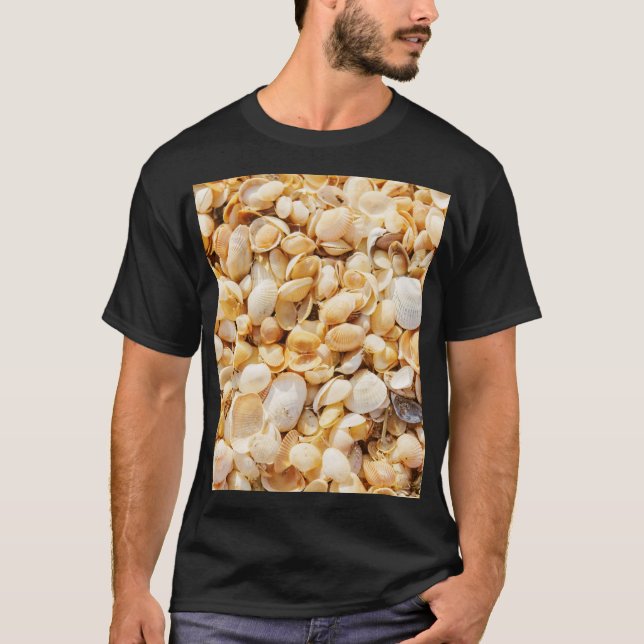 Seashell texturerade sommarstrandbakgrund. t shirt (Framsida)