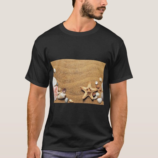 Seashells i Sand Coastal Print Te T Shirt (Framsida)
