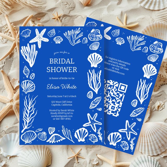 Seashells Ram Möhippa Blue Beach ANPASSNINGSBAR QR Inbjudningar (Seashells Frame Bridal Shower Blue White Beach CUSTOM QR Code Chic Elegant Coastal Sea Invitation
)