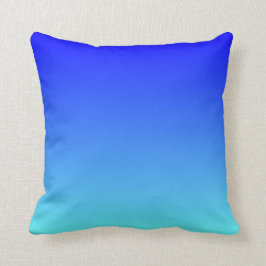 Seaside Light Aqua Bright Blue Ombre Kudde