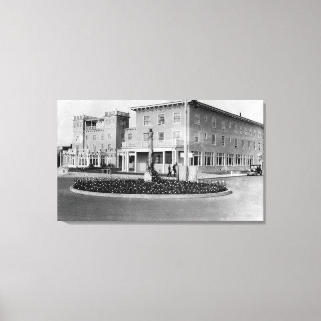 Seaside, Oregon View of Hotel Seaside Photograph Canvastryck (Framsida)