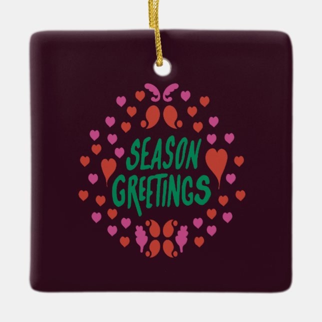 Season hälsning i grönt handstil med hjärtan julgransprydnad keramik (Framsida)