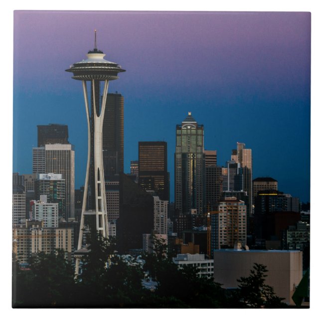 Seattle arkitektur under den purpurfärgade himmlen kakelplatta (Framsidan)