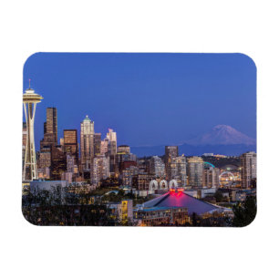 Seattle, Downtown och Mt. Rainier i skymningen Magnet