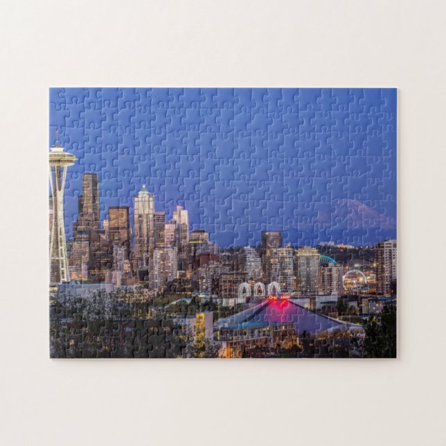 Seattle, Downtown och Mt. Rainier i skymningen Pussel (Horisontell)
