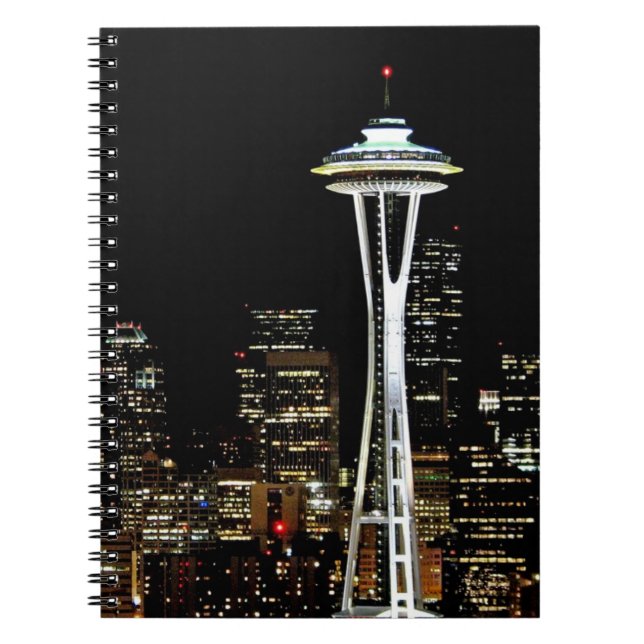 Seattle horisont på natten, med utrymmevisaren anteckningsbok (Framsidan)