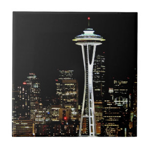 Seattle horisont på natten, med utrymmevisaren kakelplatta