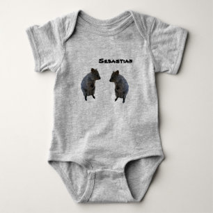 Sebastian Namn Med 2 Aussie Quokka, Babykroppshyll T Shirt