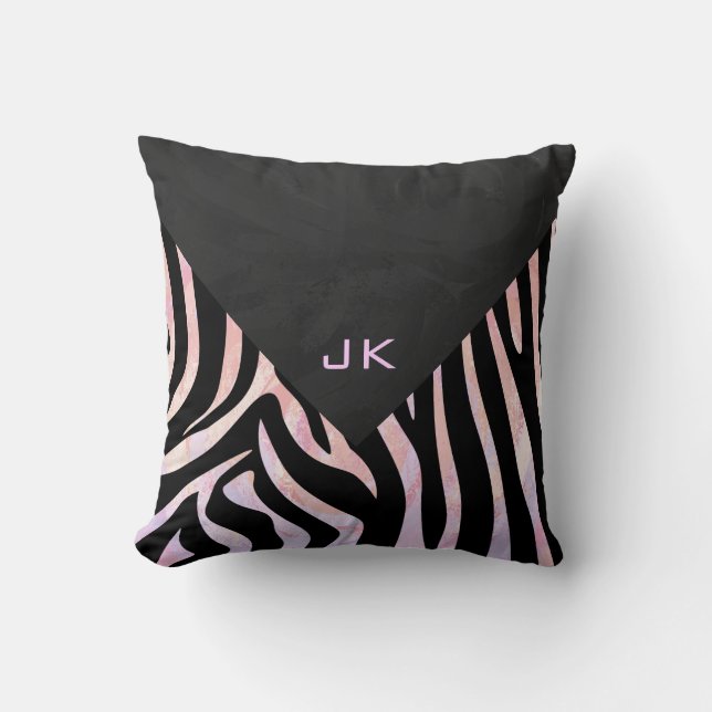 Sebra Svart och Rosa Monogram Kudde (Framsida)