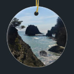 Secret Beach, Samuel H. Boardman, Oregon Julgransprydnad Keramik<br><div class="desc">Vackra vyer väntar på dig vid Secret Beach i Samuel H. Boardman State Scenia Corridor längs södra Oregon Kusten. Vid Thunder Sten Cove tar du "Beach & Falls"-spåret som passerar bäck och slutar vid Secret Beach. Det är välkänt eftersom du inte kan komma åt den gömt stranden om du inte...</div>