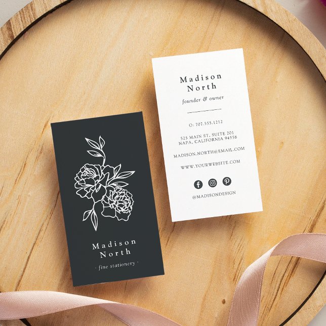 Secret Garden | Blommigt Lodrät Social Media Visitkort (Skapare uppladdad)