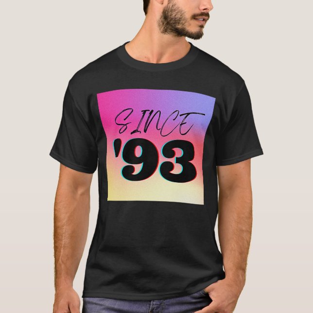 Sedan 1993: Svart toningsbokstav T Shirt (Framsida)