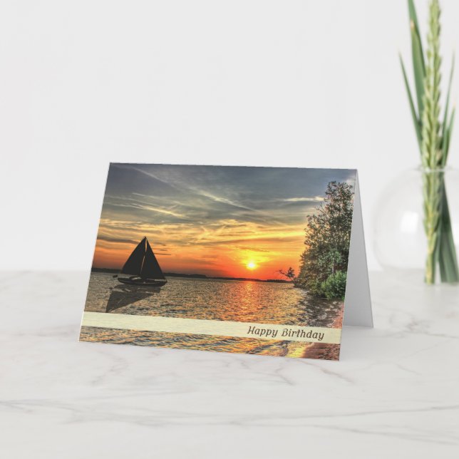 Segelbåt framför ett Sunset Grattis på födelsedage Kort (Framsida)