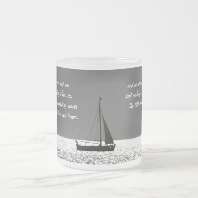 Segelbåt i mousserande hav, fryst glas Mugg (Center)