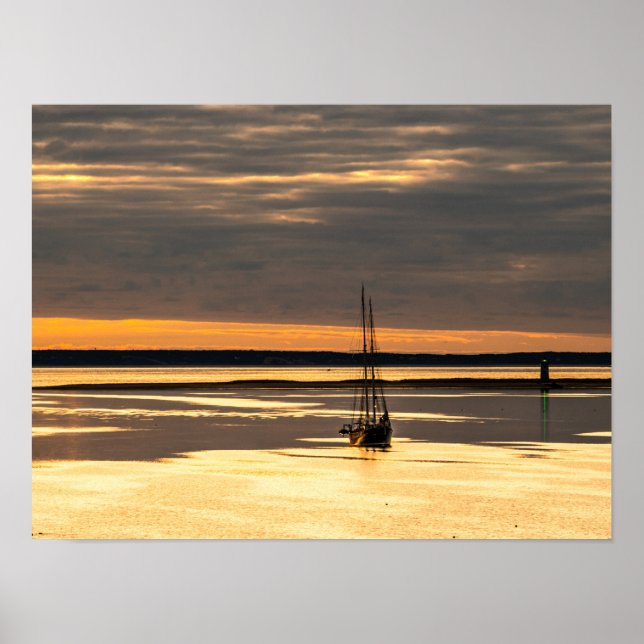 Segelbåt över soluppgången poster (Framsidan)