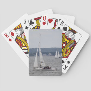 Segelbåt som leker kort casinokort