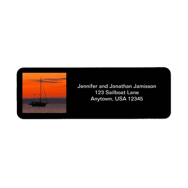 Segelbåt vid Orange Sunset Himlar Returadress Etikett (Framsidan)