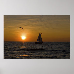 Segelbåt vid solnedgång poster