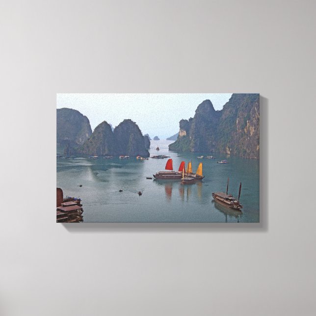 Segelbåtar i Ha Long Bay - Vietnam, Asien Canvastryck (Framsida)