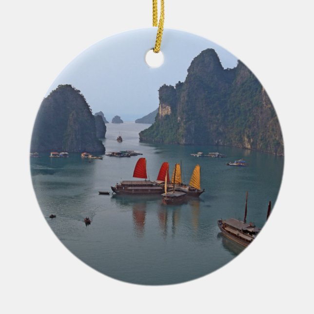Segelbåtar i Ha Long Bay - Vietnam, Asien Julgransprydnad Keramik (Framsidan)