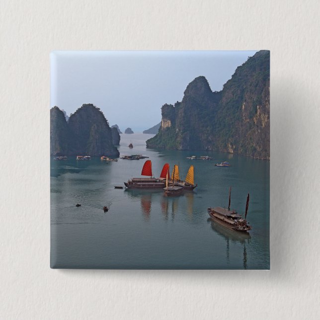Segelbåtar i Ha Long Bay - Vietnam, Asien Knapp (Framsida)