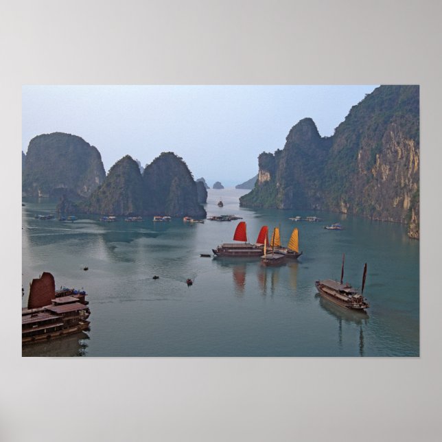 Segelbåtar i Ha Long Bay - Vietnam, Asien Poster (Framsidan)