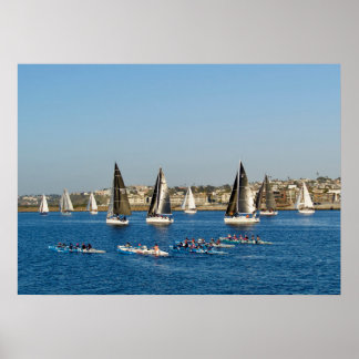 Segelbåtar i kanalen. Marina Del Rey, CA Poster