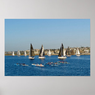 Segelbåtar i kanalen. Marina Del Rey, CA Poster