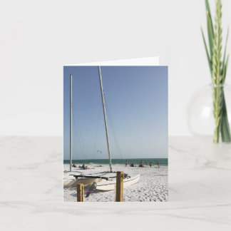 Segelbåtar på Beach-blankokortet Kort