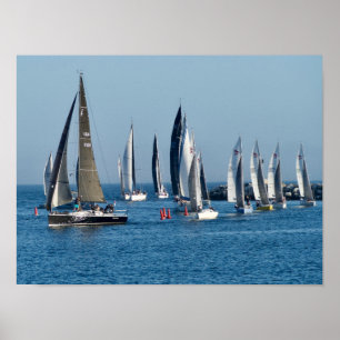Segelbåtar som går in i kanalen. Marina Del Rey, C Poster