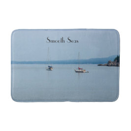 Segelbåtar vid floden badrumsmatta