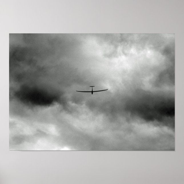 Segelflygning i grått himlar poster (Framsidan)