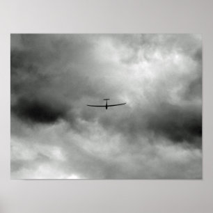 Segelflygning i grått himlar poster