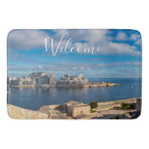 Segemhamn och skyscraper på Malta Badrumsmatta