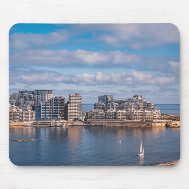 Segemhamn och skyscraper på Malta Musmatta (Framsidan)