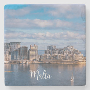 Segemhamn och skyscraper på Malta Stenunderlägg