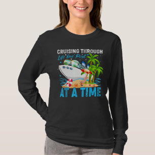 Seglar Genom Livet En Hamn I Taget Kryssningsfarty T Shirt