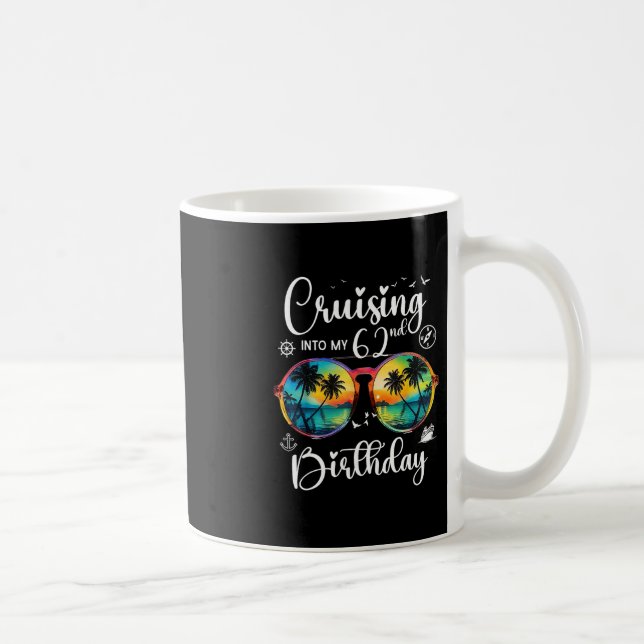 Seglar in i min 62-årsdagstripp Semester Kryssning Kaffemugg (Höger)